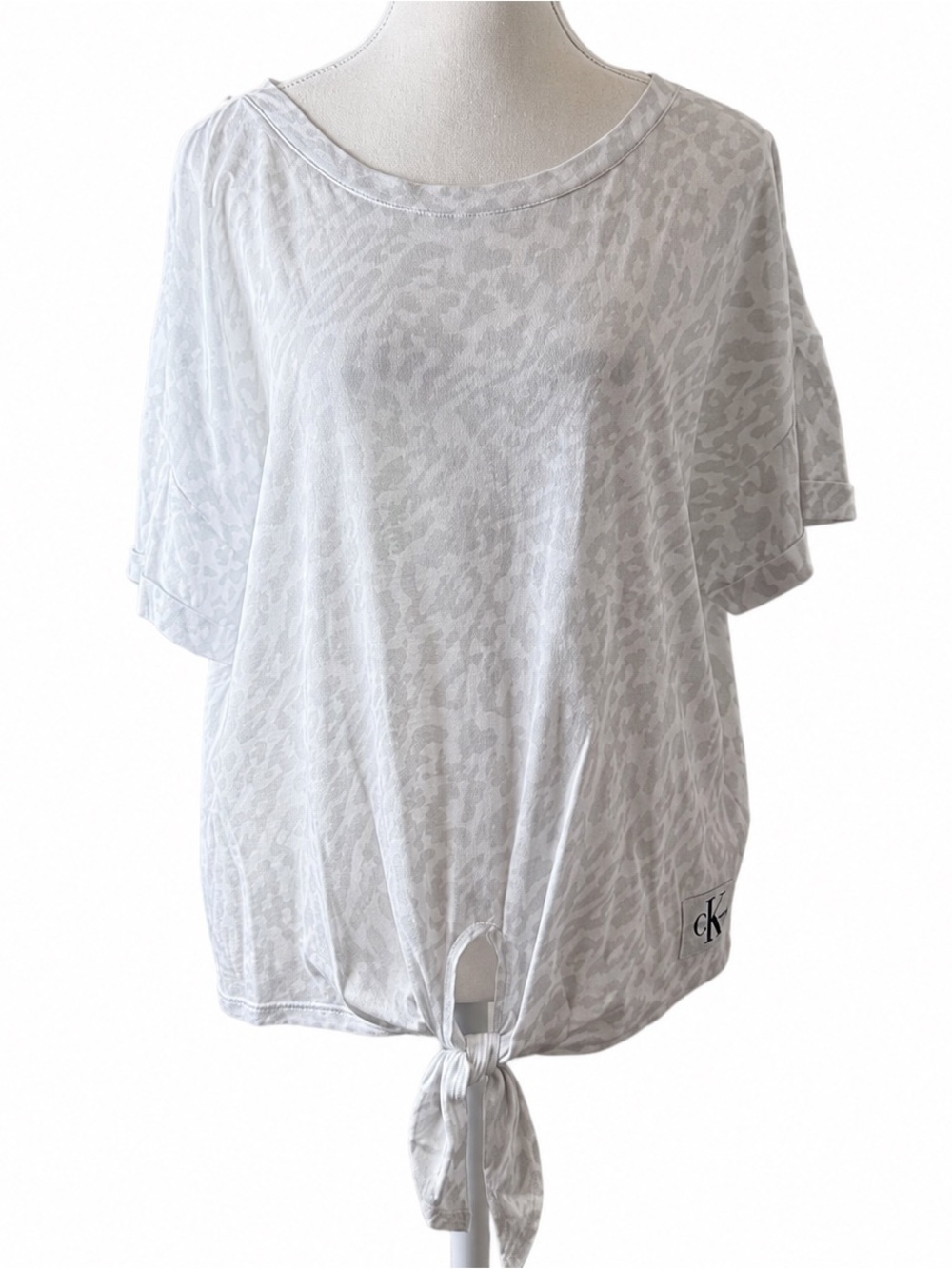 Calvin Klein Jeans XL Gray Animal Print Tie Front Short Sleeve Top Womens Large